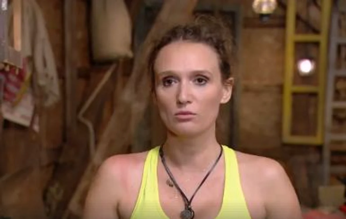 Carmen Negoiță a părăsit Ferma după duelul cu Ioana FilimonFoto: Captură Pro Tv