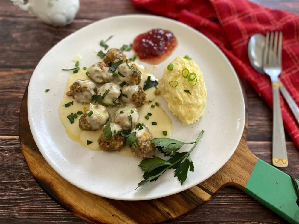 Chiftelute suedeze, emblema restaurantelor Ikea FOTO Shutterstock