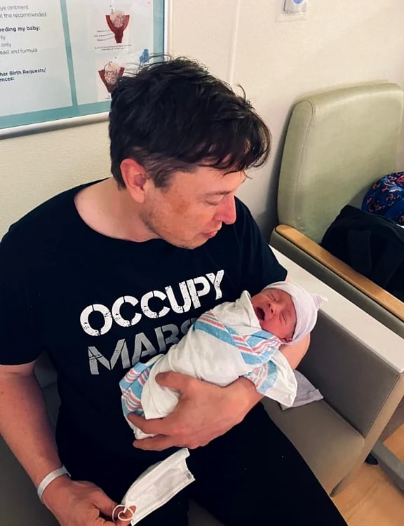 Elon Musk a anunțat marți, 5 mai, că a devenit iar tăticfoto: Instagram