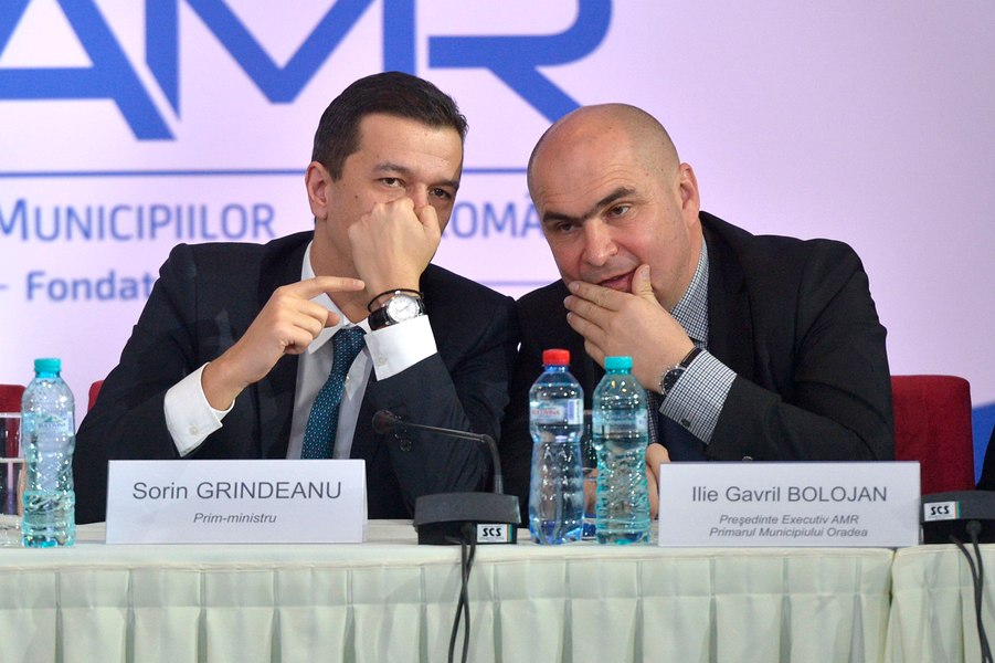 Săptămână de foc pe scena politică. Politolog: „Există probabilitatea foarte mare să ne îndreptăm spre o criză constituțională”