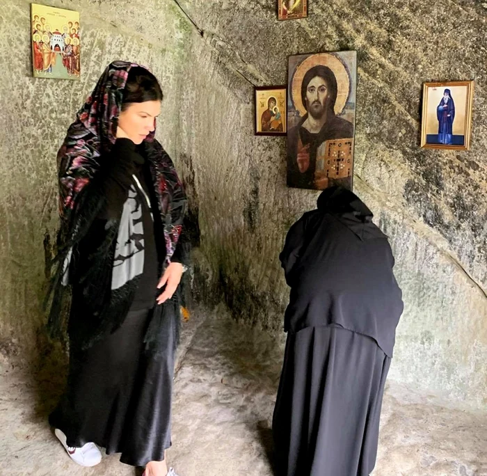 4 monica barladeanu la manastire 1 2 jpg jpeg