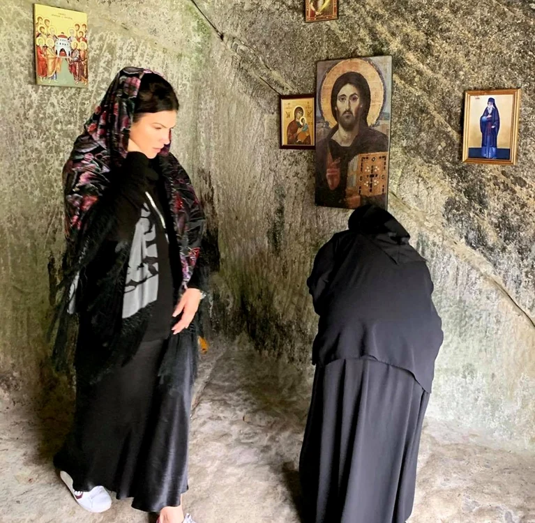 4 monica barladeanu la manastire 1 2 jpg jpeg