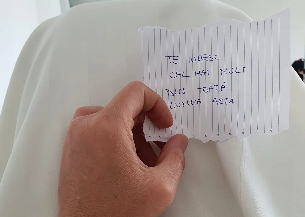 
    Aida Parascan a scirs un bilet de adio! pentru bebelușul pe care l-a pierdutfoto: arhiva personală/Instagram  