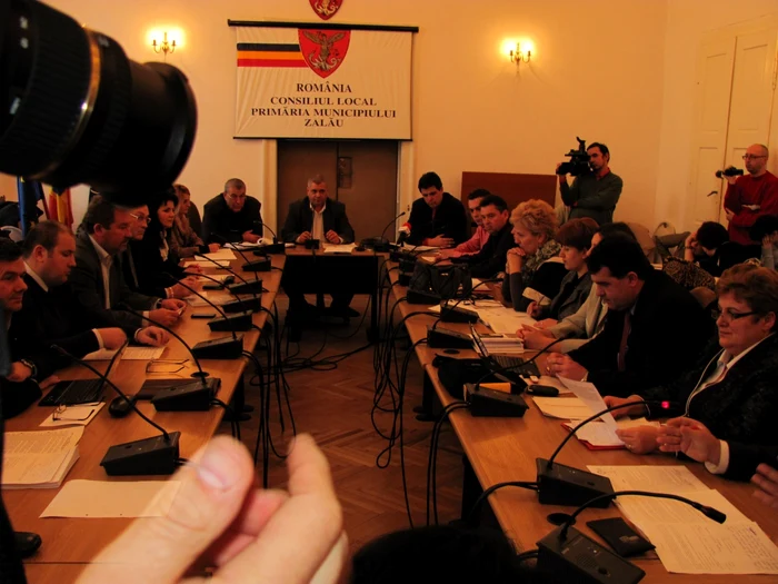 Doar consilierii PDL şi PP-DD au votat pentru scăderea impozitelor FOTO Olimpia Man