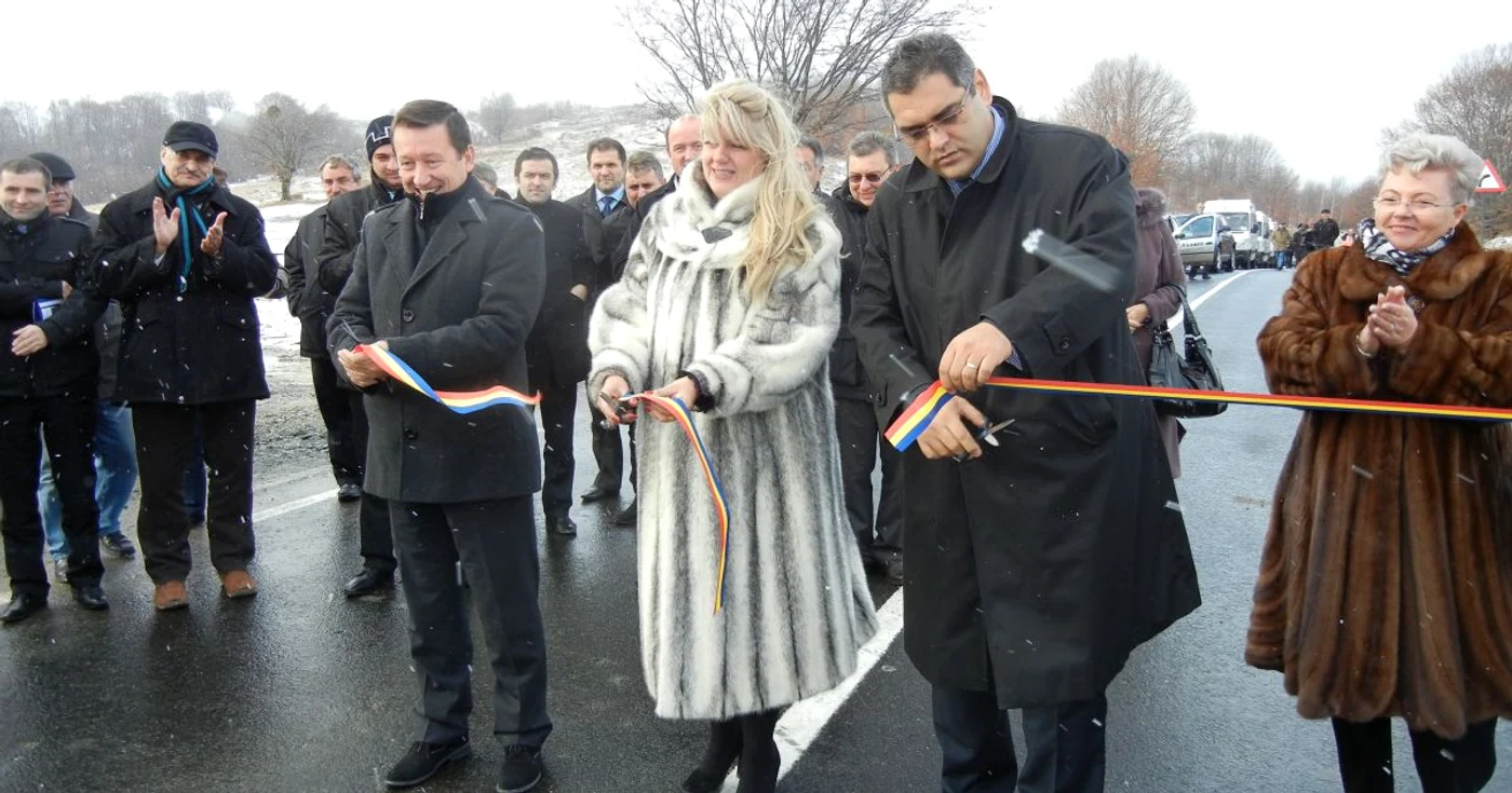 Una dintre cele mai mari investiţii cu fonduri europene din judeţ a fost finalizată zilele trecute: drumul Ciucea Vârşolţ