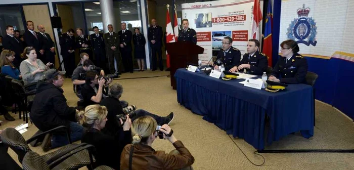 Membrii Poliţiei Regale Canadiene au arestat doi suspecţi luni FOTO Reuters