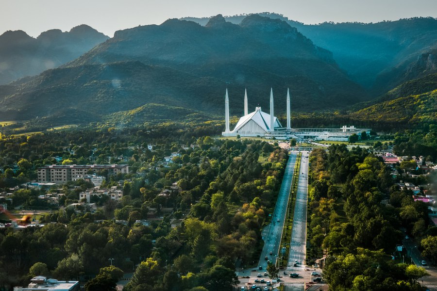 Cine sunt principalii jucători după alegerile uluitoare din Pakistan? Politicienii și militarii se luptă pentru a conduce o țară ce deține arma nucleară