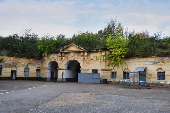 Intrarea în Cetatea Aradului FOTO arhivă Adevărul