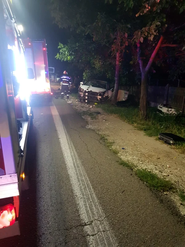 Accident cu patru victime pe şoseaua de centură din Râmnicu Vâlcea - DN7 Foto ISU Vâlcea