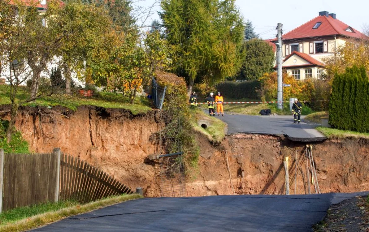 Groapa uriaşă din oraşul german Schmalkalden FOTO: Spiegel Online