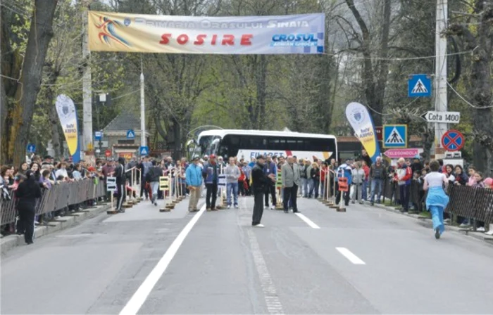 În fiecare an, în luna mai, la Sinaia se desfăşoară crosul „Adrian Ghioca“. FOTO expresuldesinaia.ro