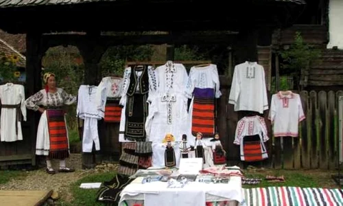 Costumele şi podoabele săseşti pot fi admirate la Sibiu jpeg
