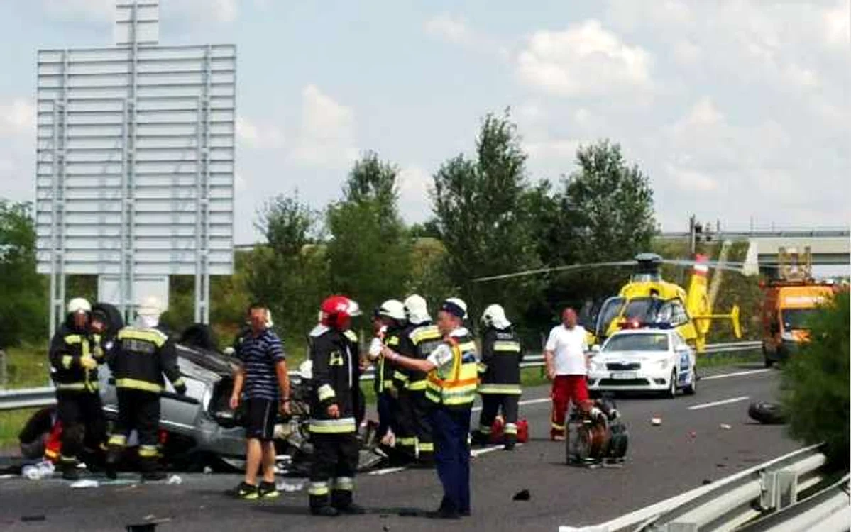 Imagine de la locul accidentului petrecut pe autostrada M3 din Ungaria FOTO origo.hu