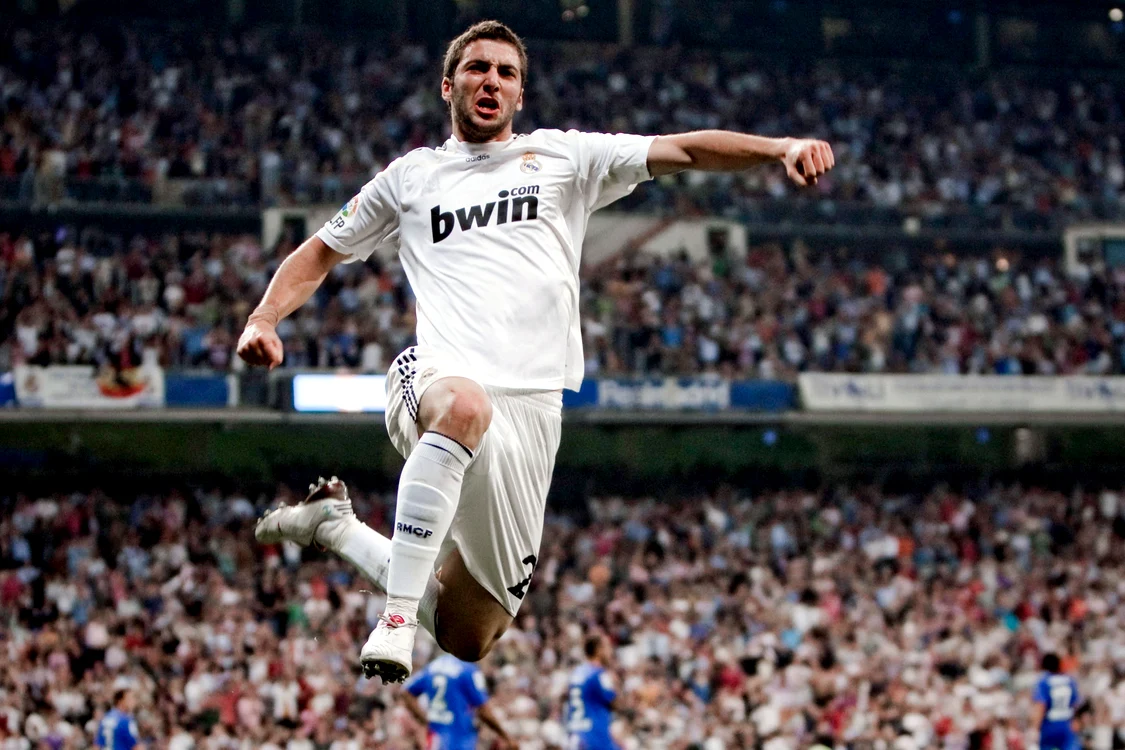 
    Higuain crede că Realul va triumfa pe San Siro  