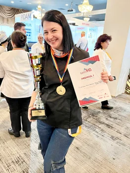 Premiul 1 la categoria Piesă Decorativă Foto Raluca Țîrcomnicu (2) jpg