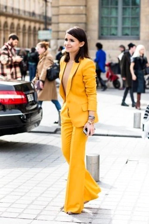 small Fustany Fashion Pantsuit Looks to Elevate Your Formal Workwear Style Street Style 8 jpg jpeg