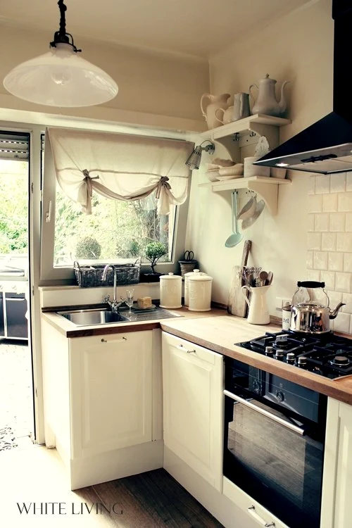 O cameră complet albă pare mai mare