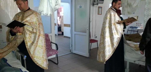 Preoţii băcăuani au venit la căpătâiul bolnavilor de cancer în stadiul terminal FOTO epr.ro