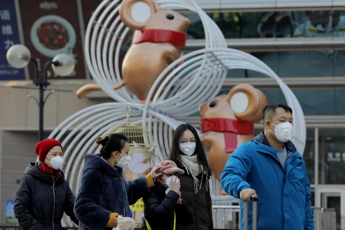 Noul coronavirus a apărut în decembrie, într-o piaţă din Wuhan, o metropolă de peste 11 milioane de locuitori din centrul Chinei FOTO EPA-EFE