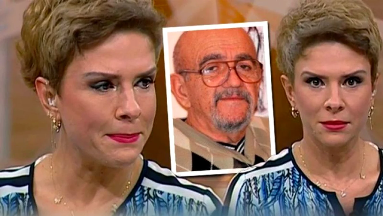 Teo, în lacrimi în emisiunea pe care o moderează, după ce tatăl ei a intrat în direct. Foto: wowbiz