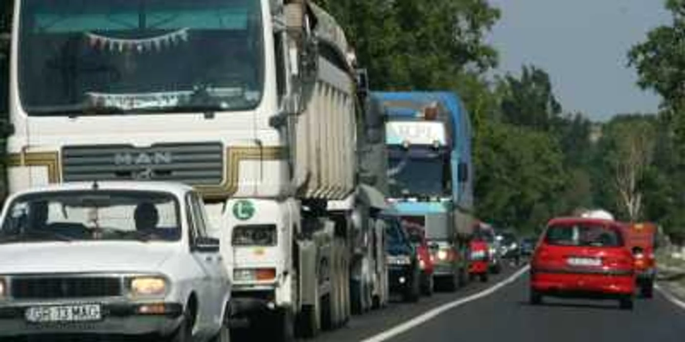 TIR-urile vor circula pe un traseu deviat