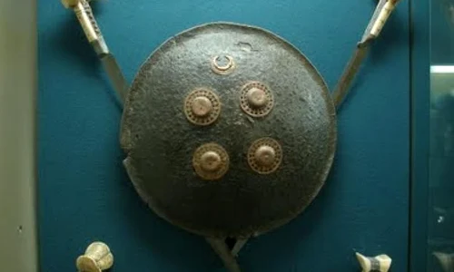 Sute de arme, expuse la Muzeul Unirii din Alba Iulia jpeg