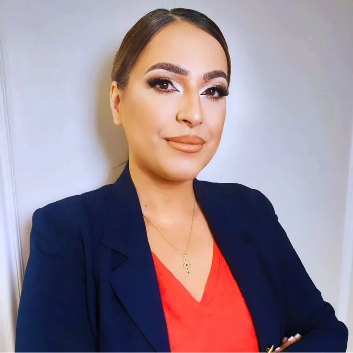 Cristina Mina.