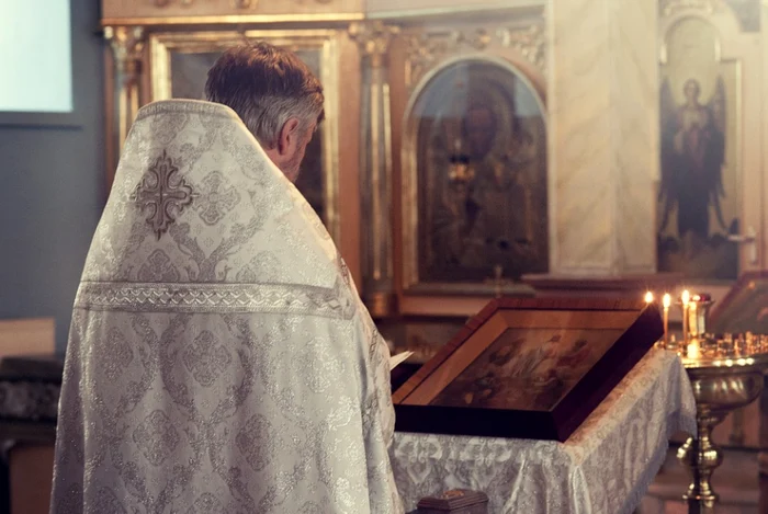 
    Falsul preot a fost reținutFoto: Pixabay  