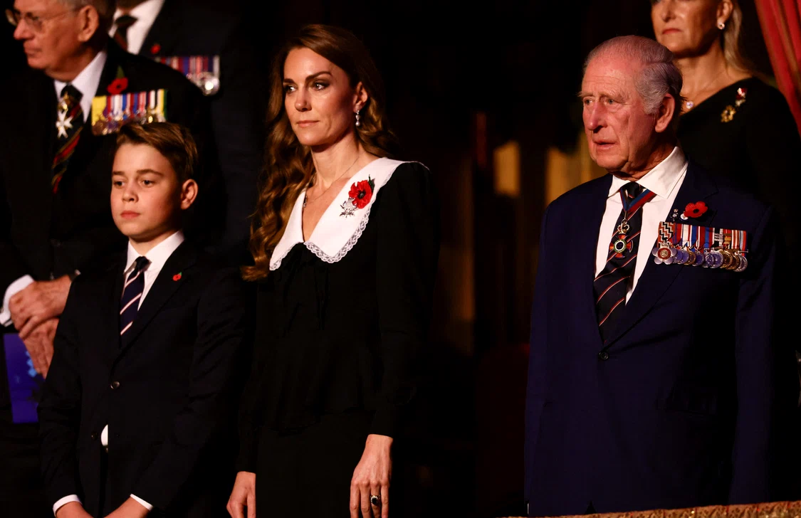 Prințul George, Prințesa Kate, Regele Charles și Camilla GettyImages 2245164499 jpg