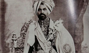 Jagatjit Singh Bahadur, mahradjahul de Kapurthala, fotografiat la începutul secolului XX (© Bourne and Shepherd / Wikimedia Commons)