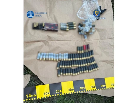 Arme și muniții aduse ilegal din Turcia, scoase la vânzare FOTO: Poliția Română