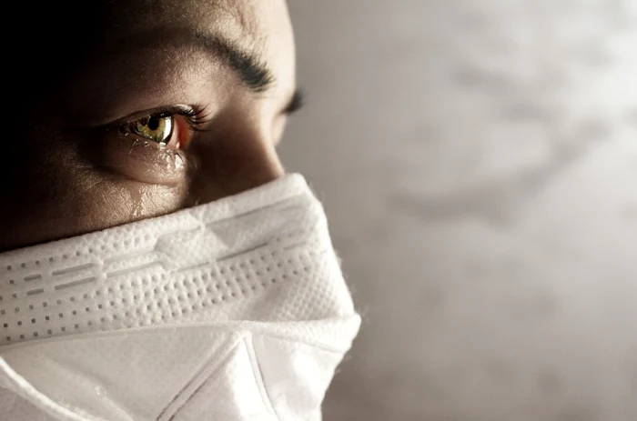 
    Jurnalista Loredana Chimoiu din Craiova cere ajutorul pentru a putea particpa la înmormântarea mamei salefoto: Shutterstock  