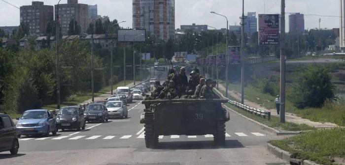 Separatişti în oraşul Doneţk FOTO Reuters