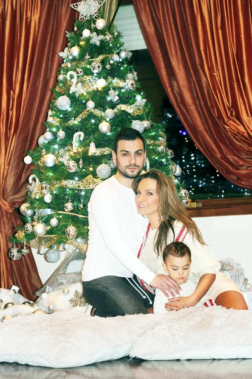 Anna Lesko sărbătorește în familie - alături de iubitul ei, DJ Vinny, și băiatul lor, Adam - Crăciunul după ritul vechifoto: arhiva personală
