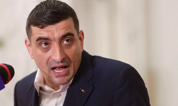 Președintele AUR, George Simion, face declarații de presă după depunerea  moțiunii de cenzură alături de PSD împotriva guvernuluii. FOTO Inquam Photos / Octav Ganea