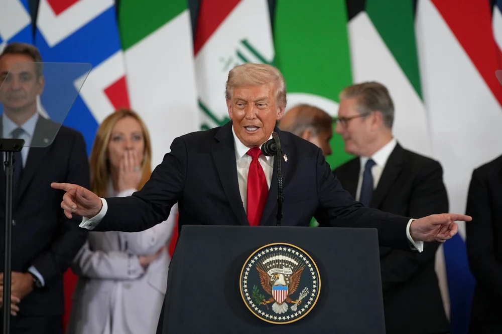 Trump a stârnit râsete la summitul din Egipt glumind cu liderii europeni. Ce a avut de spus despre Meloni