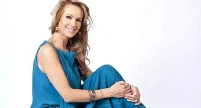 
    Pepe (36 de ani) a luat-o pe Diana Munteanu (36 de ani) în brațe și s-a aruncat cu tot cu ea în bazin, la „Splash! Vedete la apă”foto: Arhiva Personală  