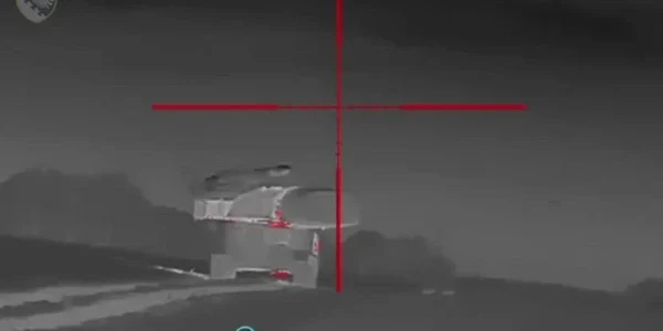 Momentul în care forțele ucrainene au doborât o rachetă Iskander lansată de Rusia deasupra regiunii Sumî VIDEO X mp4 thumbnail png