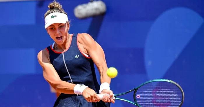 Jaqueline Cristian și-a încordat degeaba mușchii în fața Arynei Sabalenka. Foto Hepta
