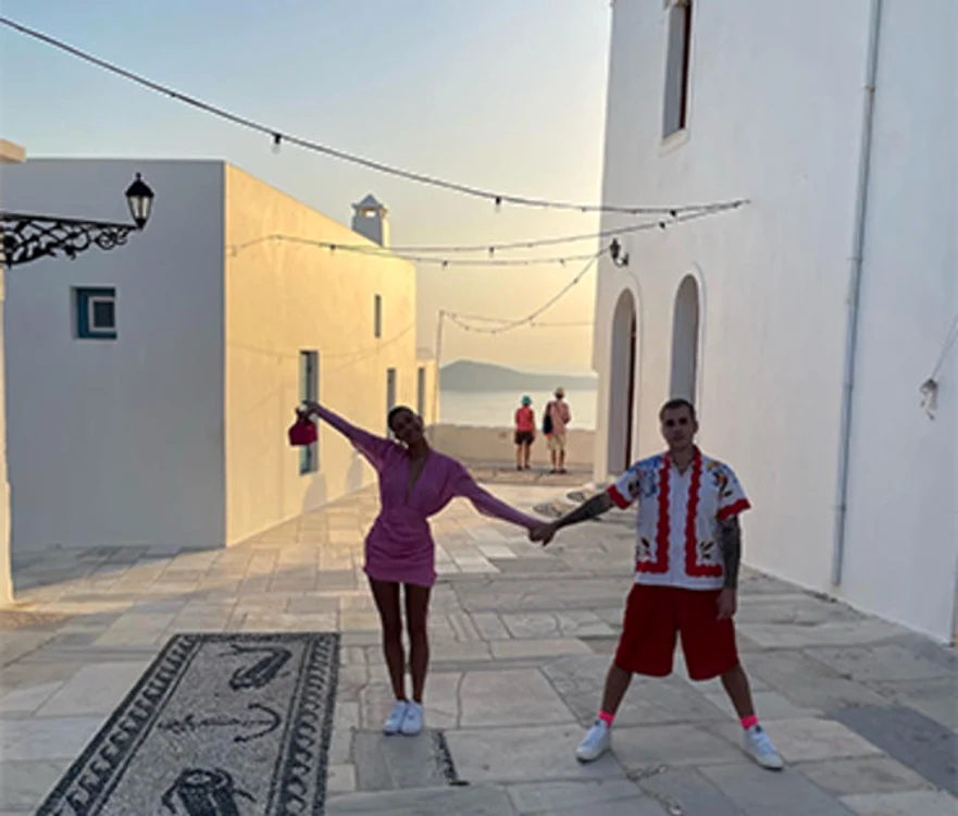
    Justin, 27 de ani, şi Hailey Bieber, 24 de ani, se relaxează în Milos  