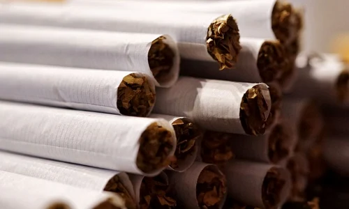 Cum aduceau marinarii blugi, whisky, țigări și carpete în România socialistă jpeg