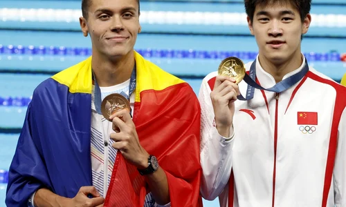David Popovici si Pan Zhanle (EPA) jpg