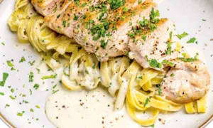 fetucine cu piept de pui jpg