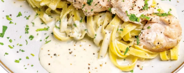 fetucine cu piept de pui jpg