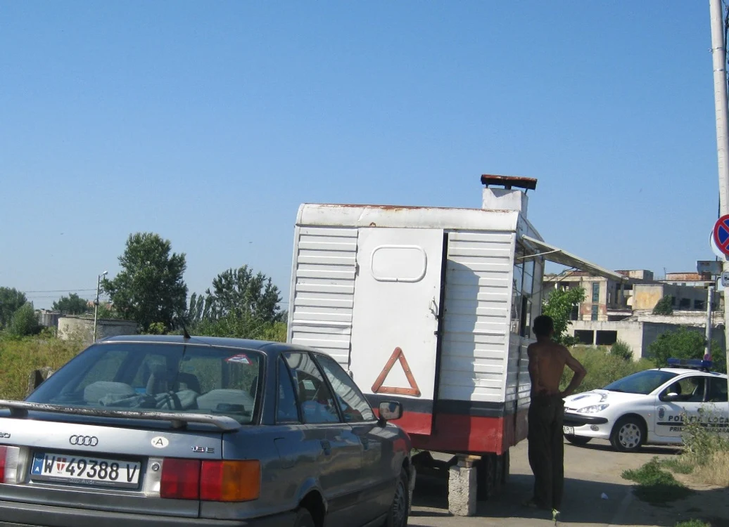 Rulota era parcată pe un loc pentru care firma ce o deţine nu are autorizaţie
