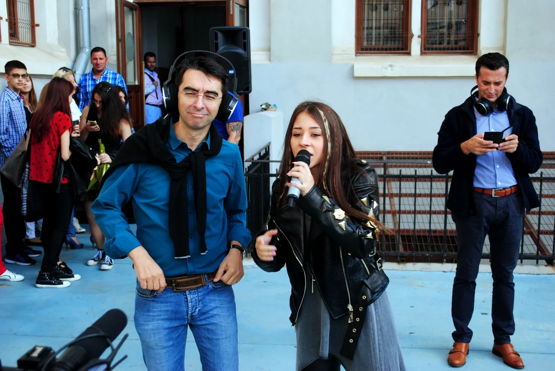 Nicole Cherry a fost şi ea prezenţă în studioul mobil al matinalilor de la Radio 21Foto Arhiva Personală