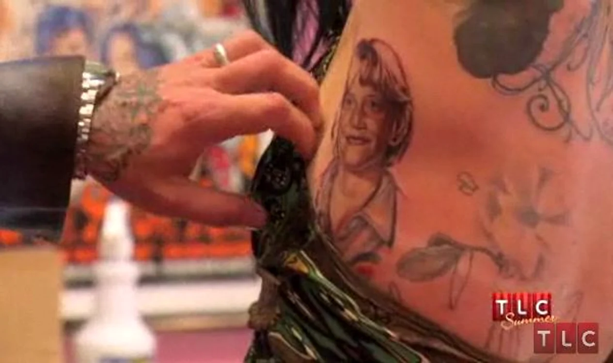 Kat Von D şi-a tatuat pe corp faţa lui Jesse James
