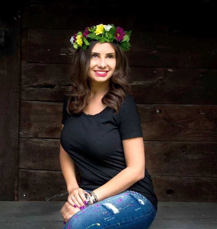 Bruneta este prezentatoarea rubricii Meteo de la Observator