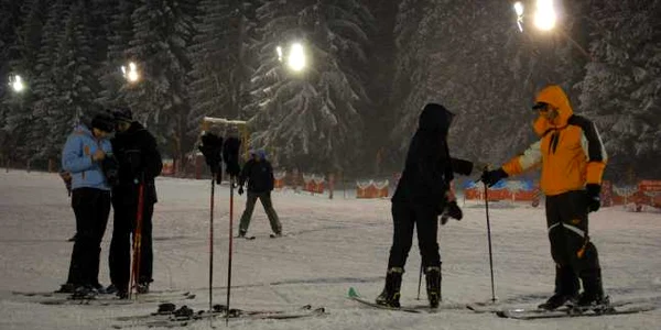 Prima distracţie nocturnă pe pârtie