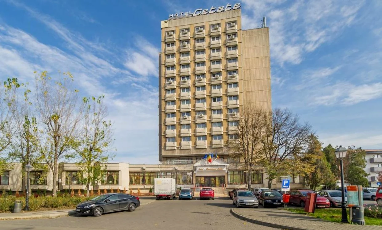 Hotelul ar urma să fie folosit pentru cazarea studenților FOTO alba.imparatulromanilor.ro